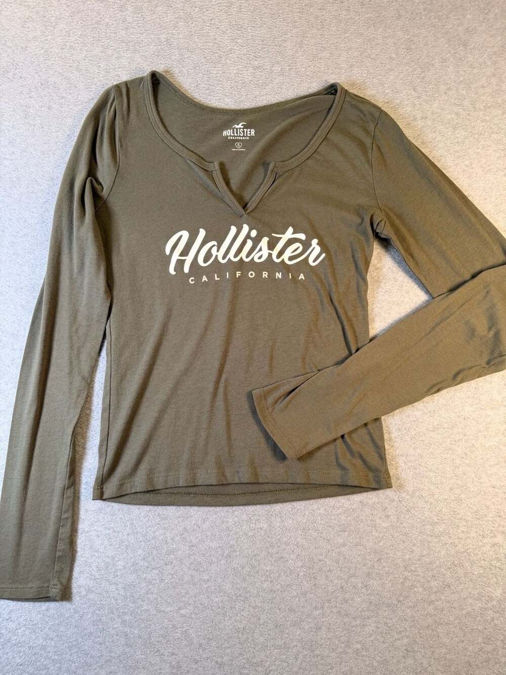 Hollister Olive Green Long Sleeve Notch Neck Top Size S